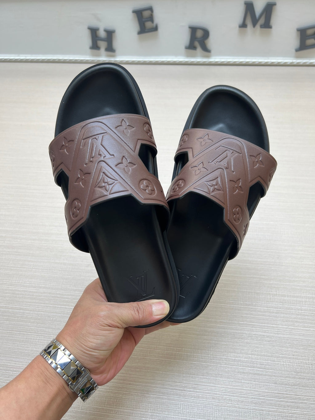 54E66Z Popular slippers