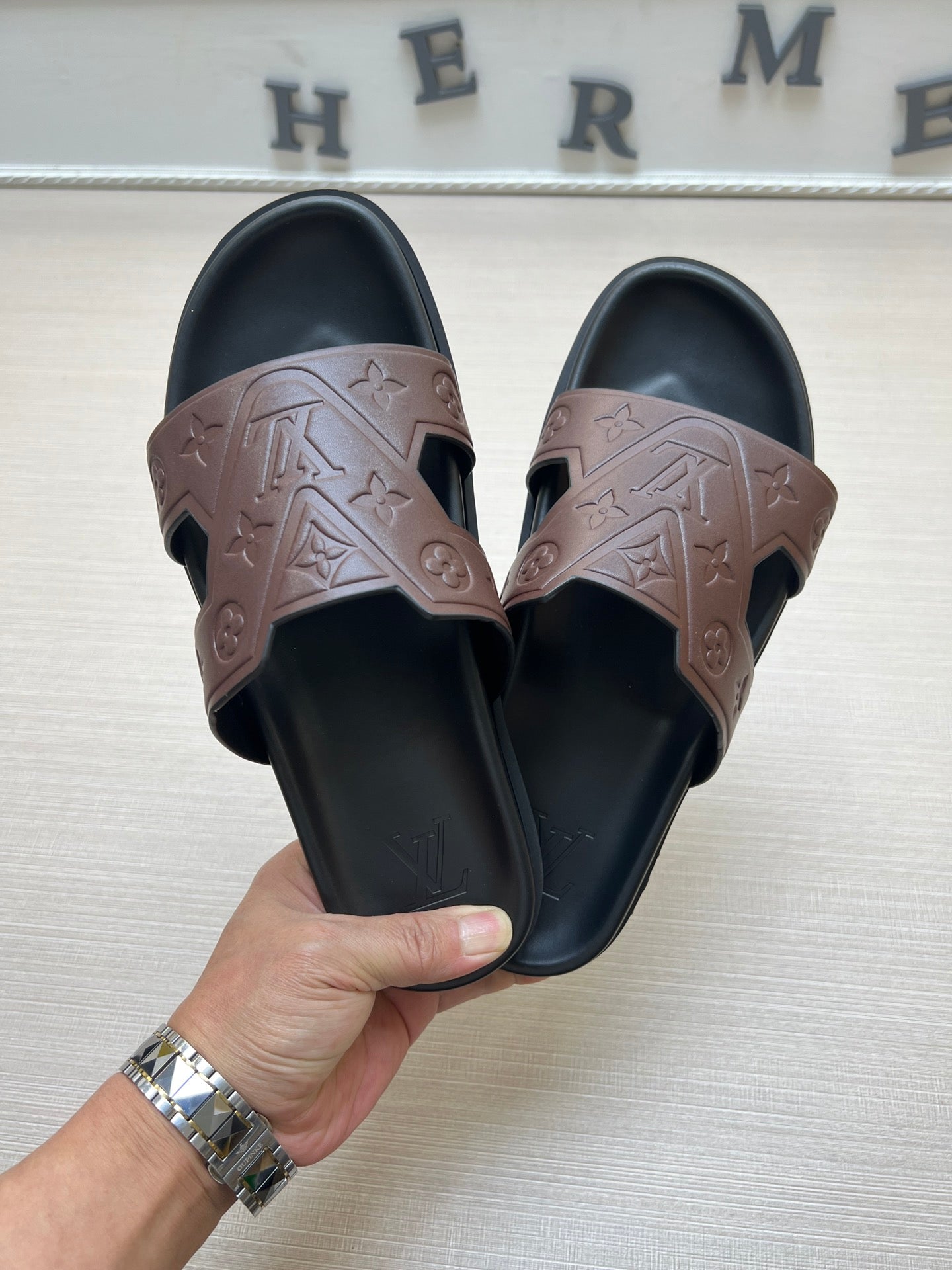 54E66Z Popular slippers