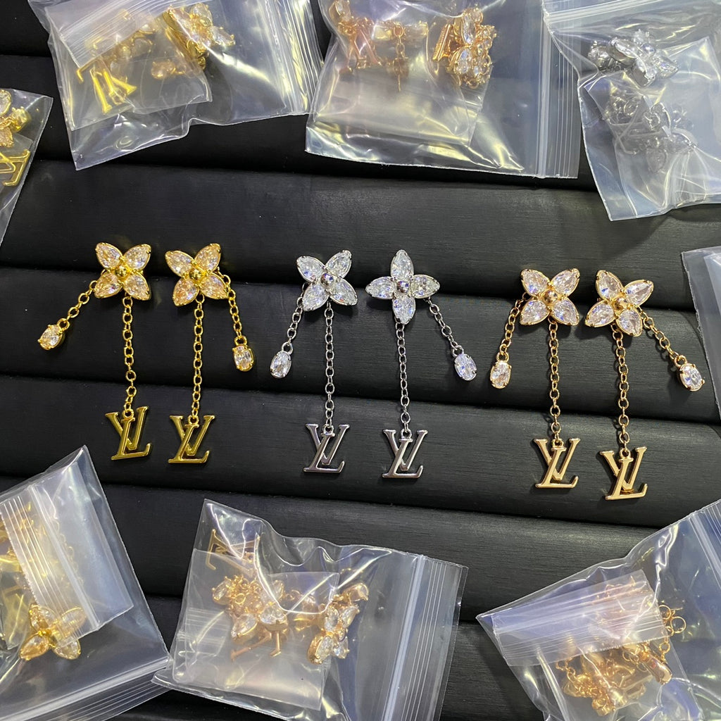14E627E Popular  Earrings