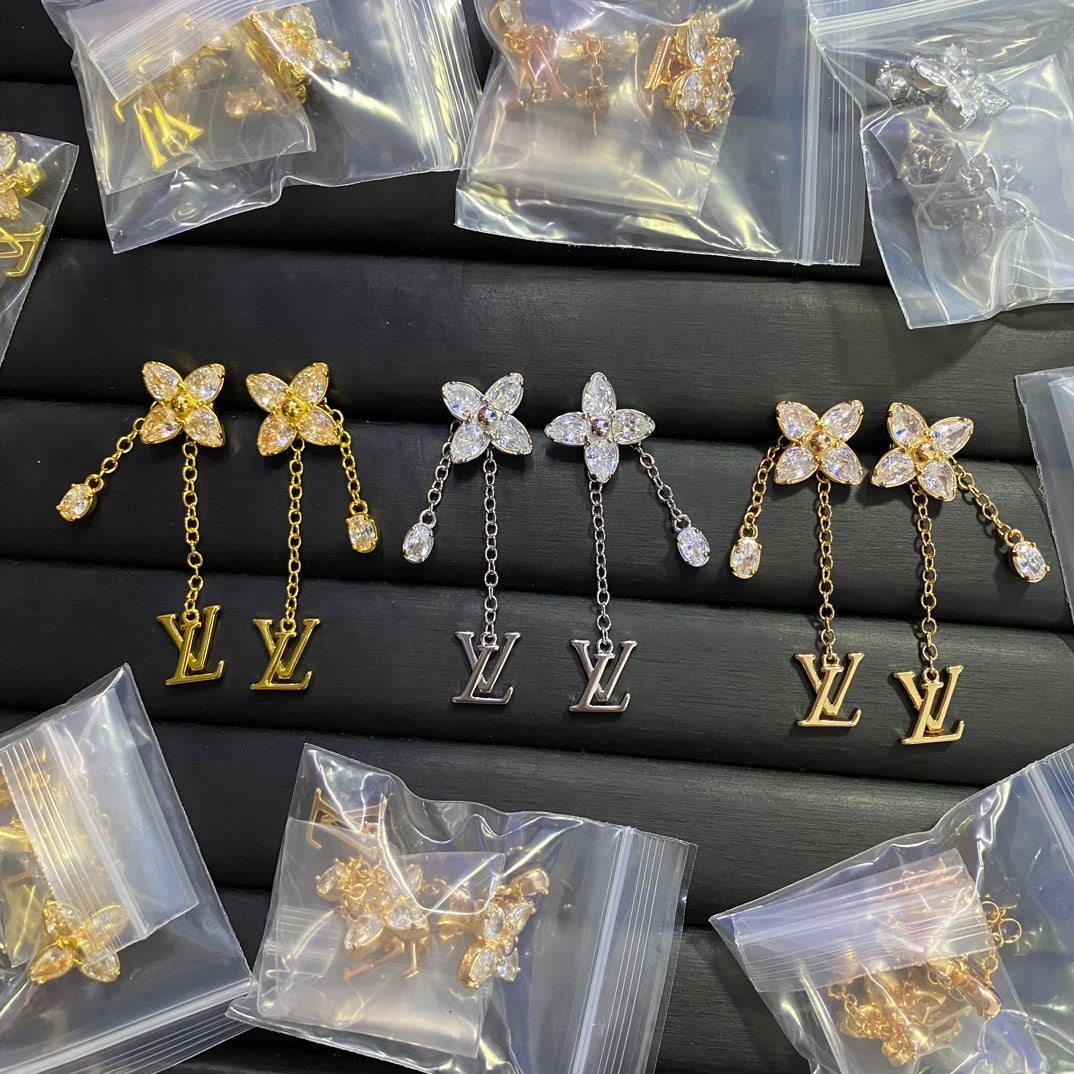 14E627E Popular  Earrings