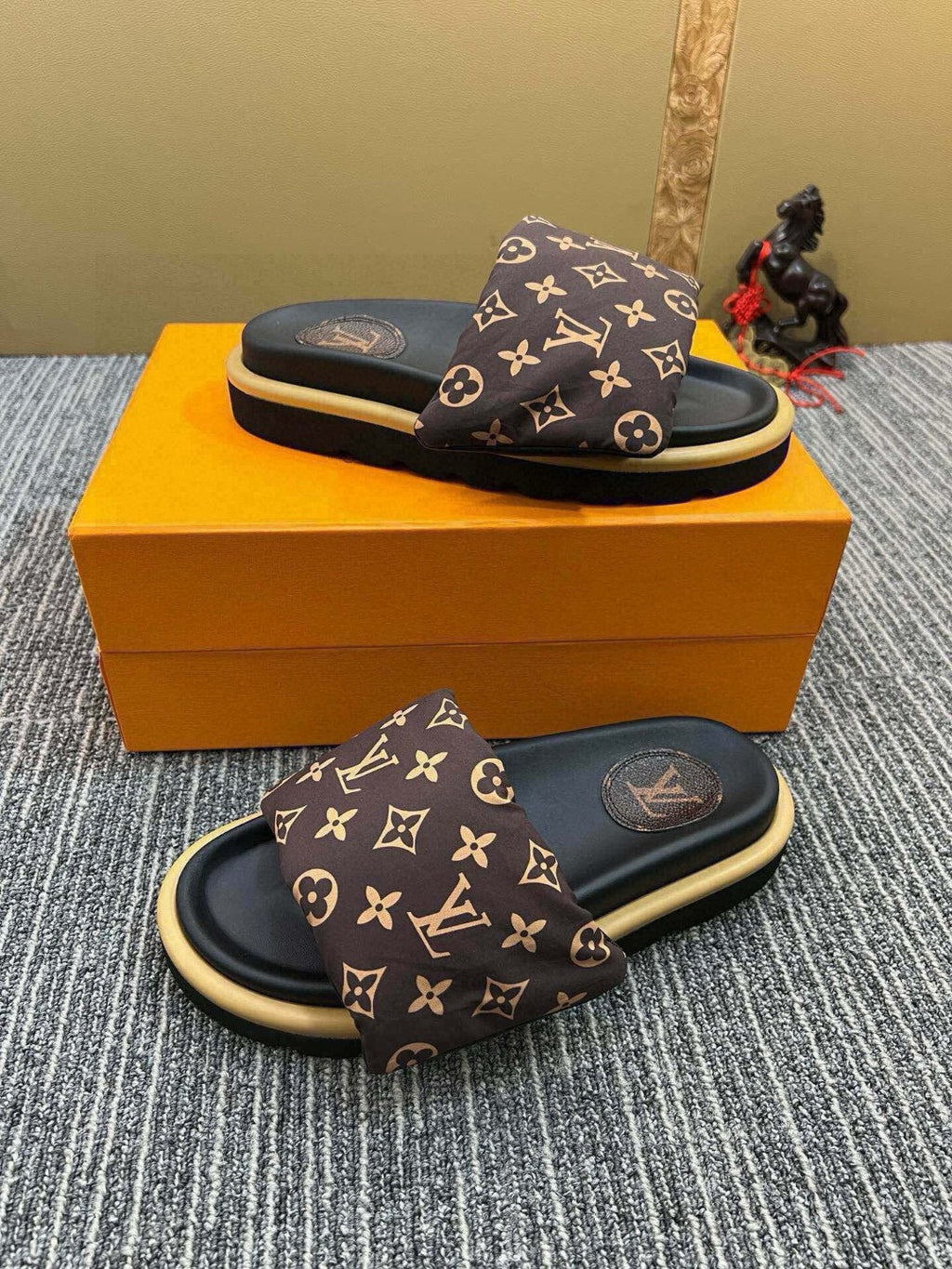 5QE12Z Popular Slippers