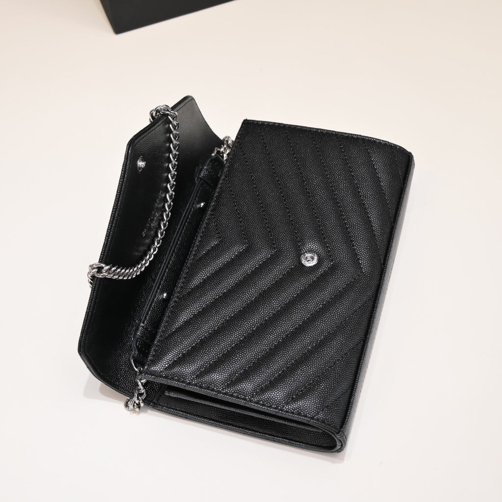 B1R56SL19 Popular leather bag