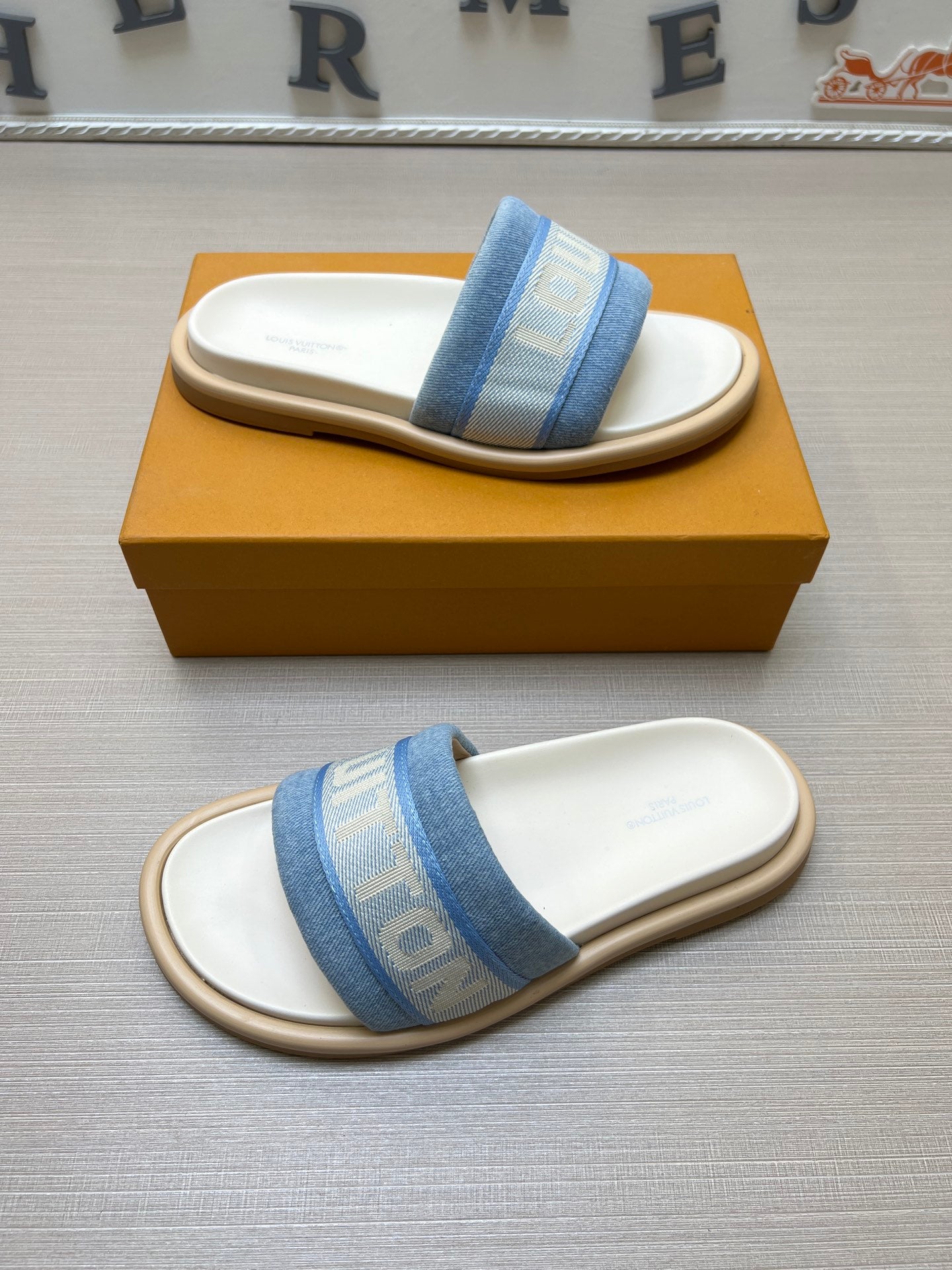 535ZE301Z Popular Slippers