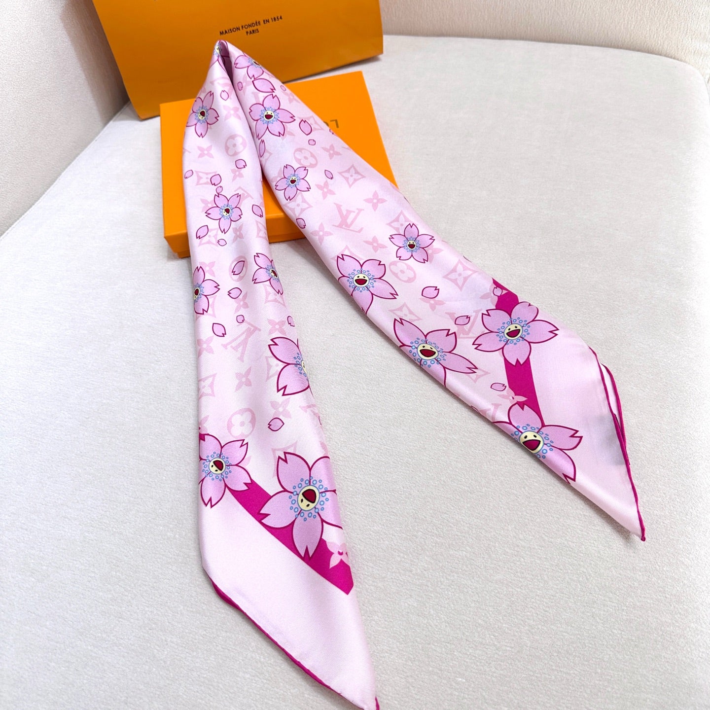 155NE62W Popular Silk Scarve