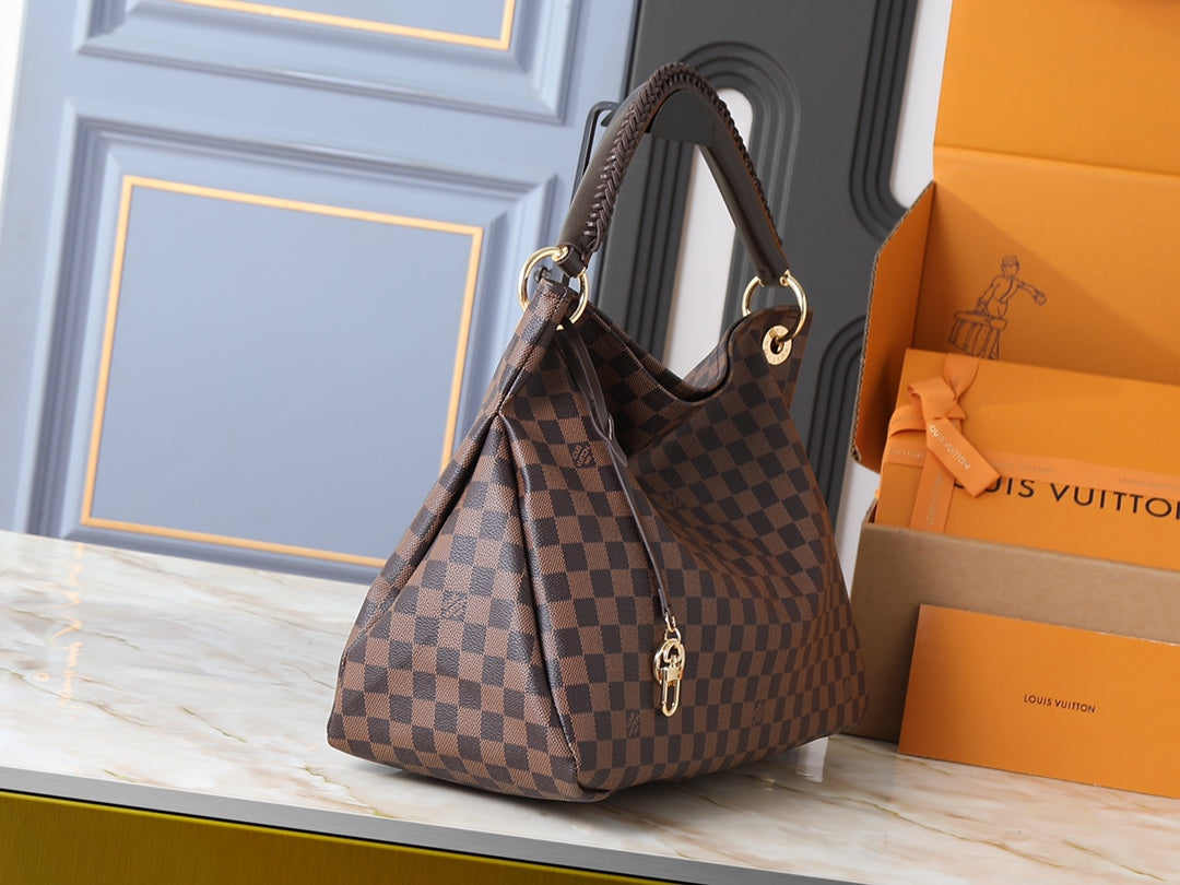 146PE67B Popular bag