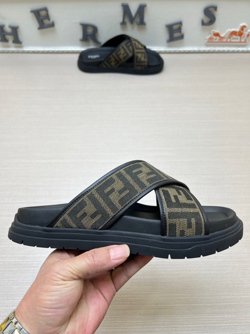 5LF224Z Popular Slippers