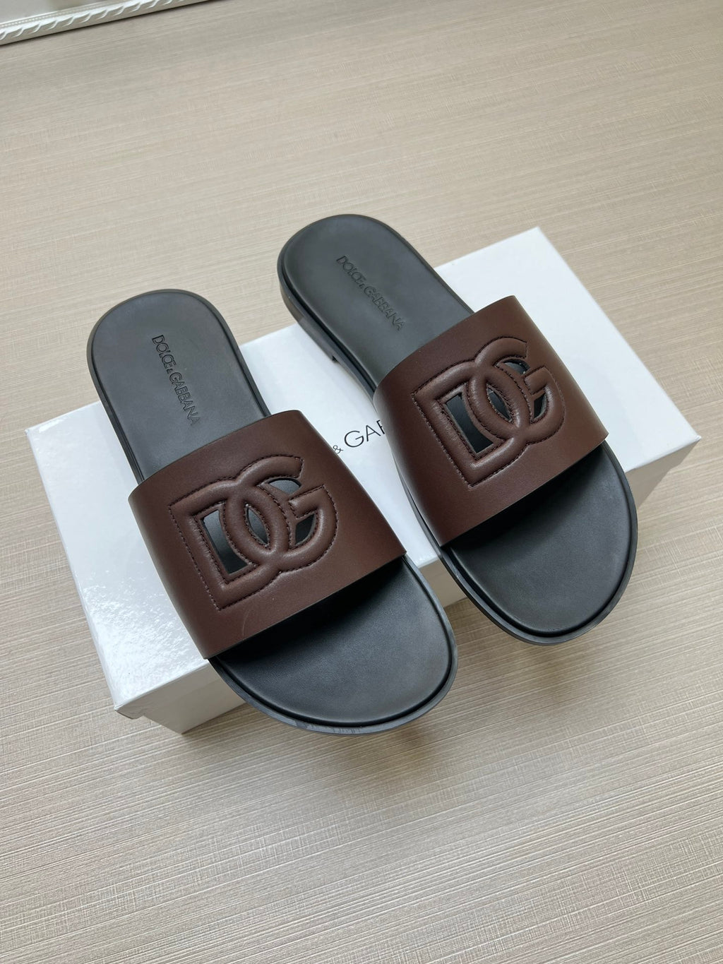 54A63Z Popular slippers