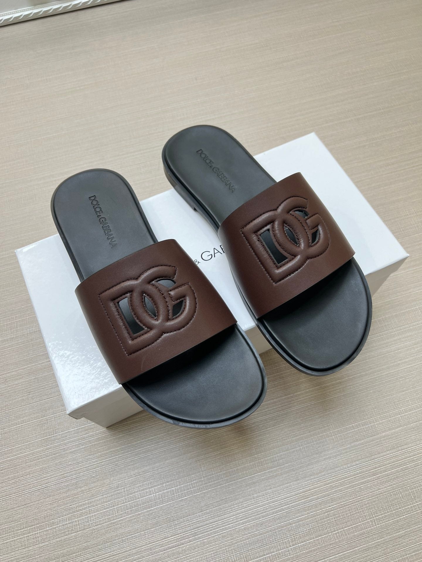 54A63Z Popular slippers