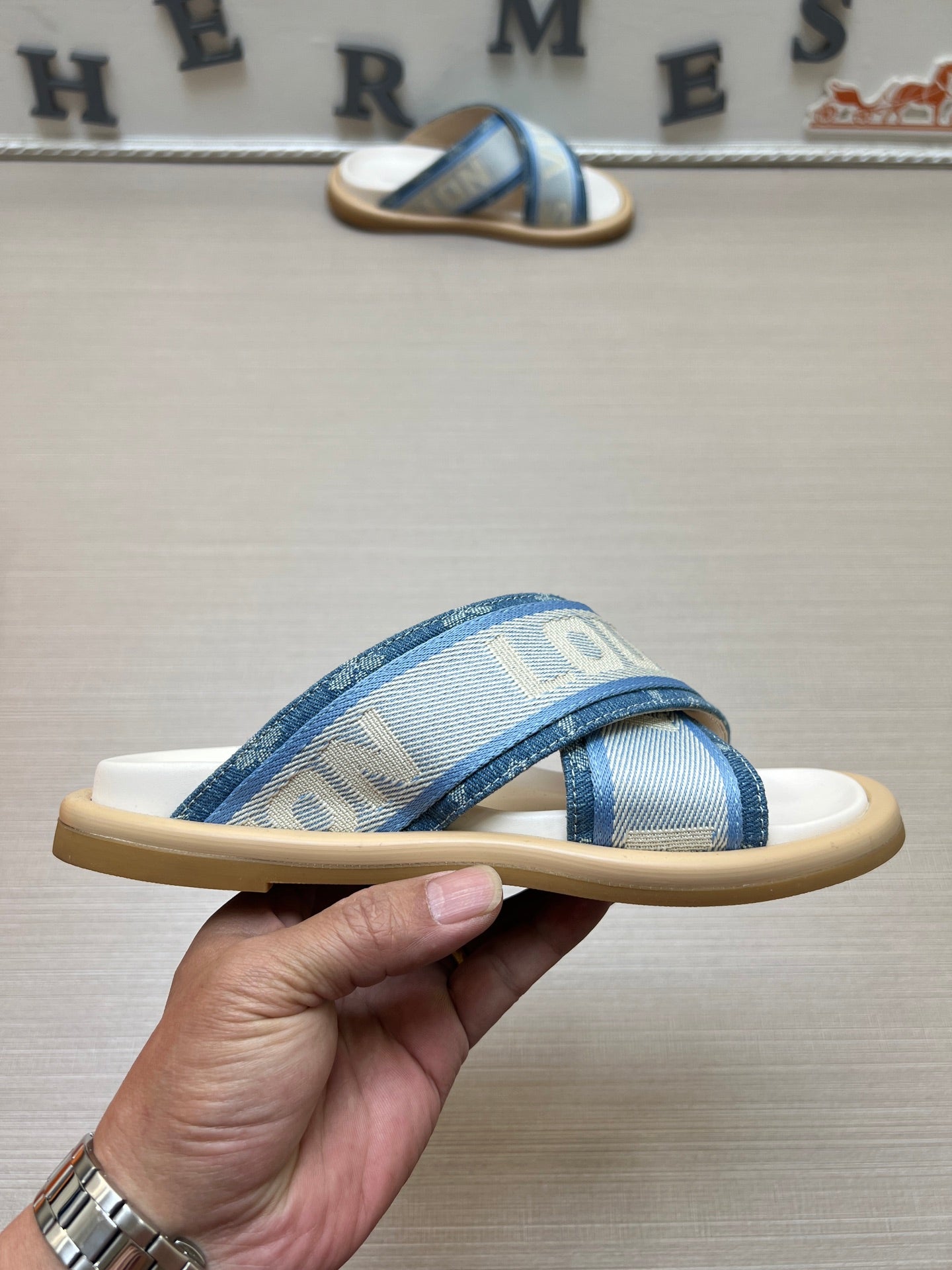535ZE274Z Popular Slippers