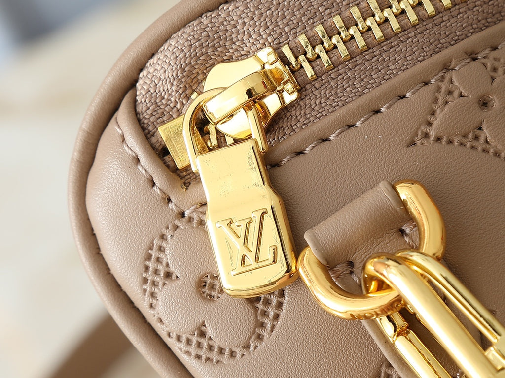 155NE59B Popular   leather bag