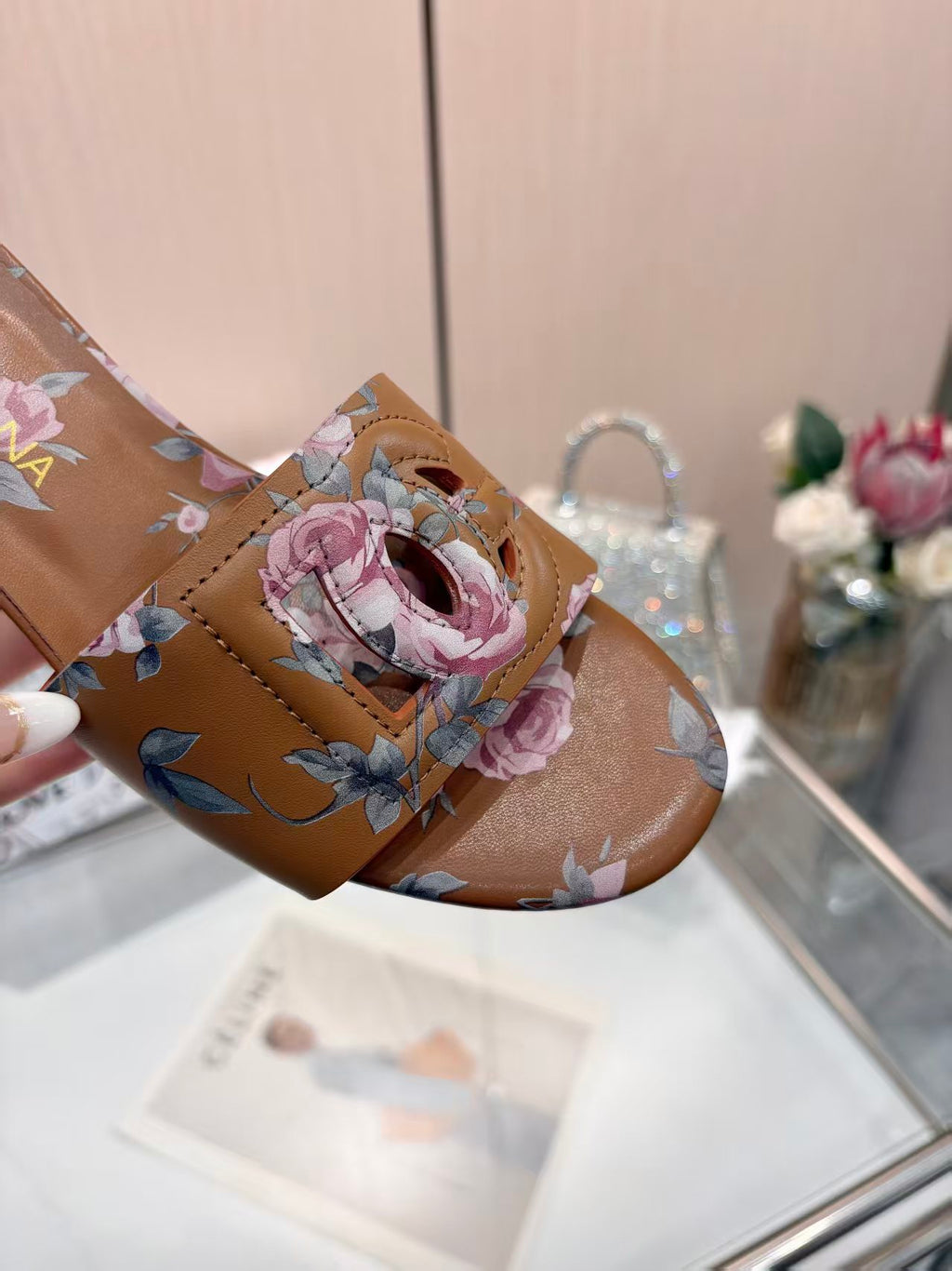 Z2X66A43 Popular high-quality leather slippers