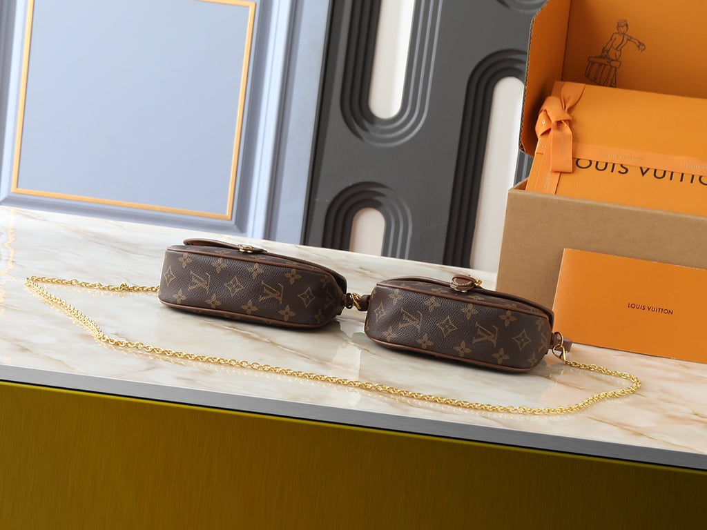 15RE158B Popular leather bag