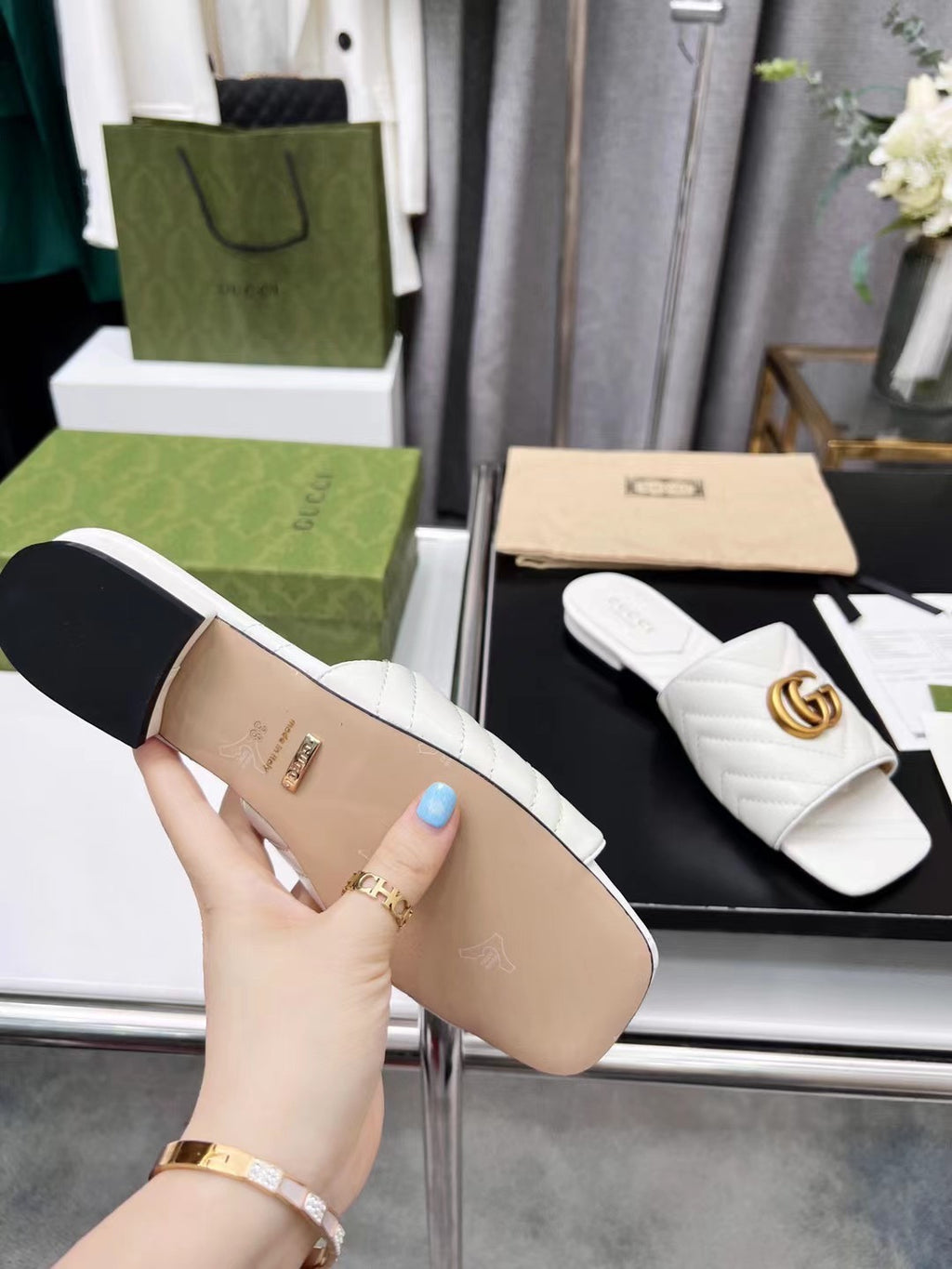 Z2X66B48 Popular high-quality leather slippers