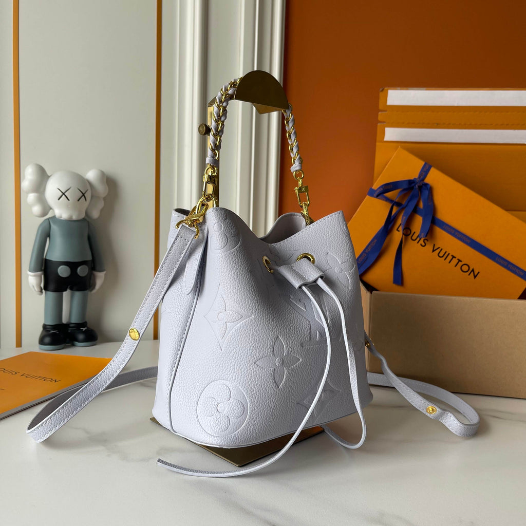 15RE33B  Popular   leather bag