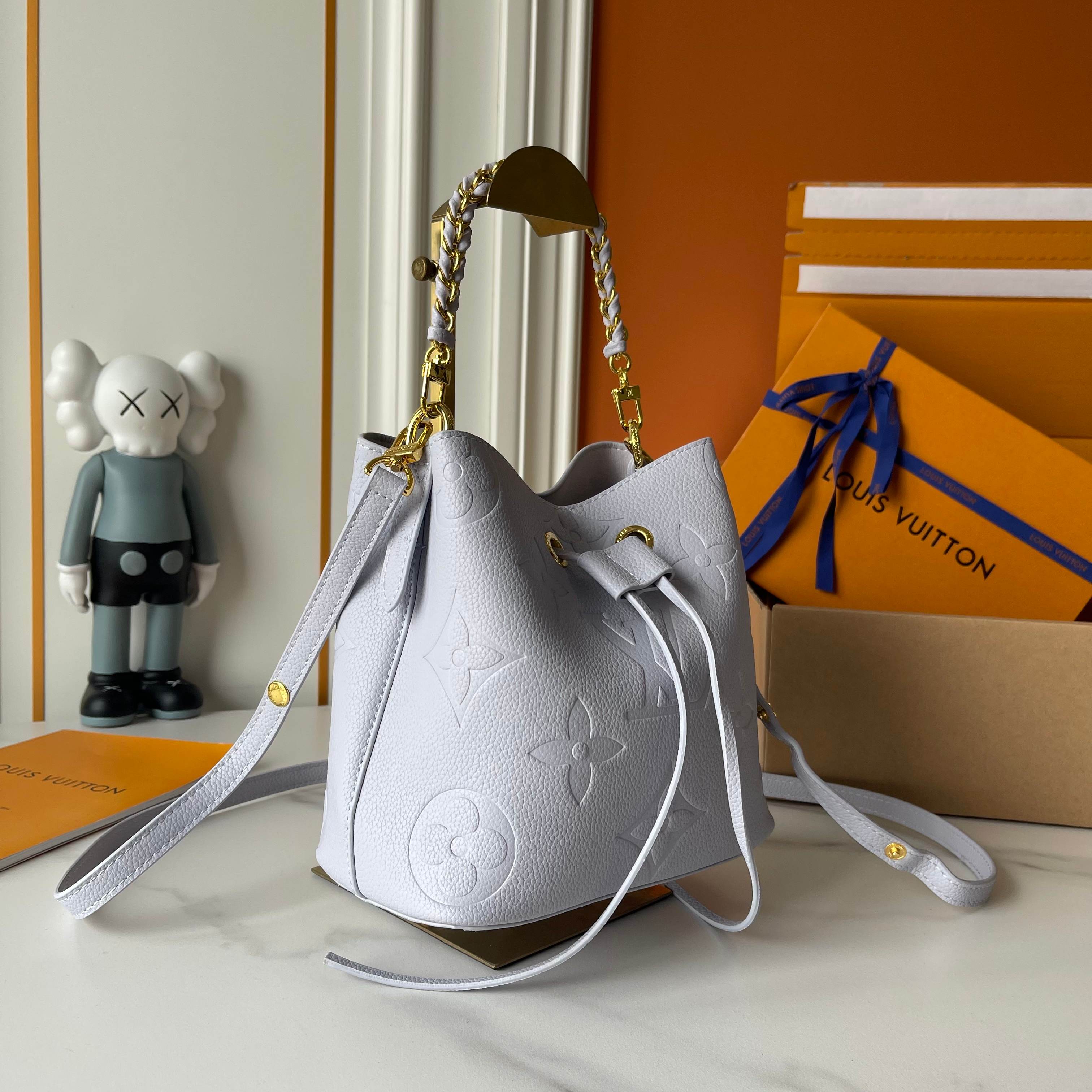 15RE33B  Popular   leather bag