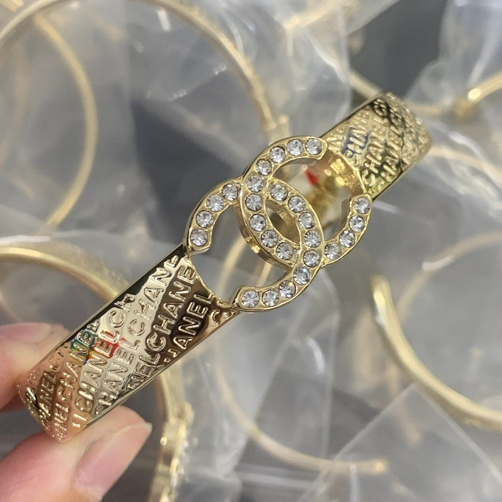 8XC61K  Popular Bracelets