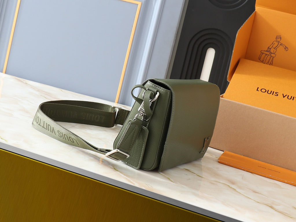 136PE77B Popular leather bag
