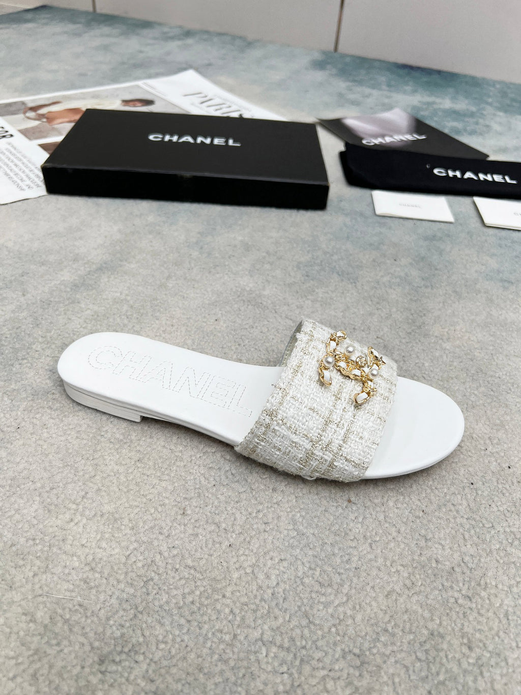 255QC21Z Popular leather shoes