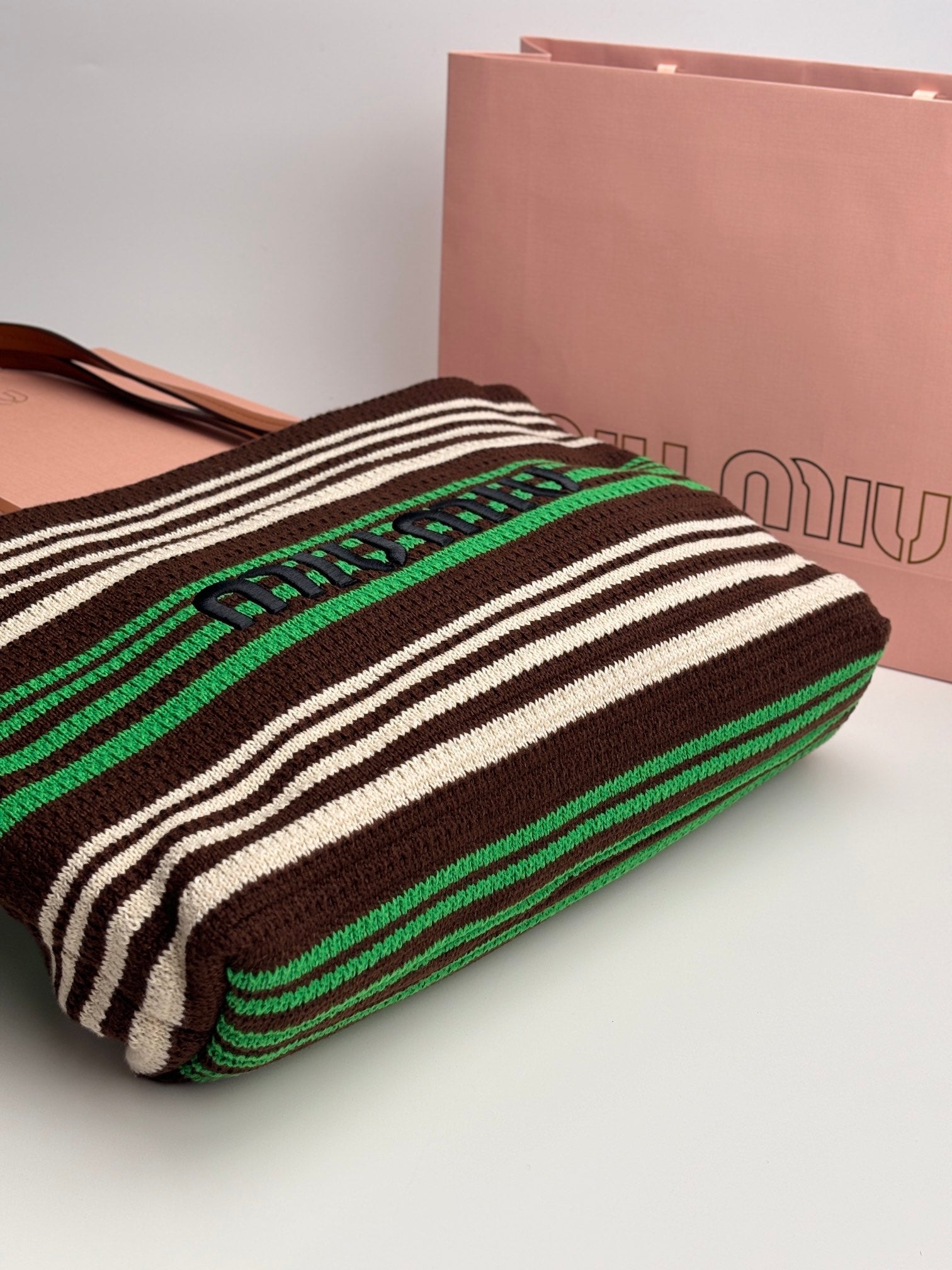 1XA78B Popular    Woven Bag