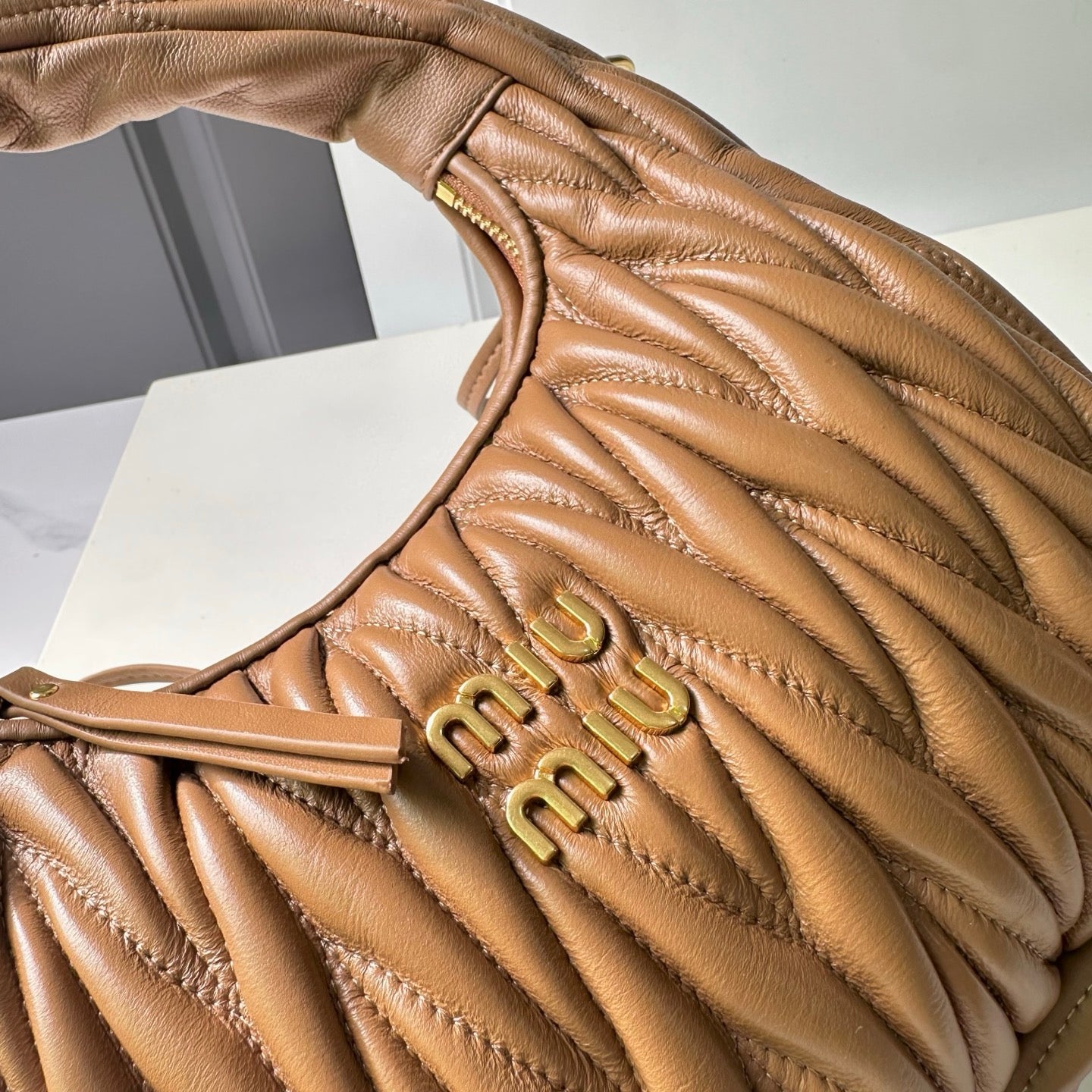 146PA121B Popular leather bag（29x24x10cm）