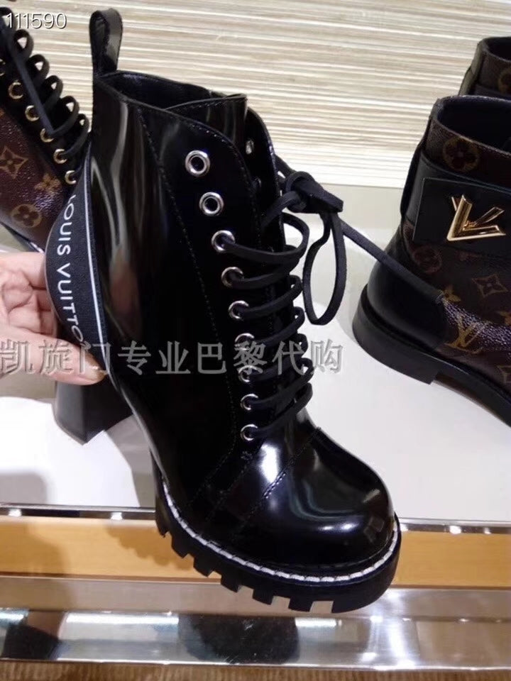 2E02Z Popular high quality Boots