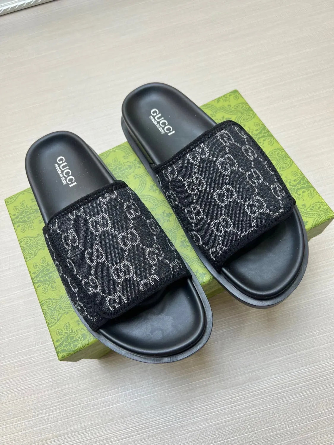 5LB231Z Popular Slippers