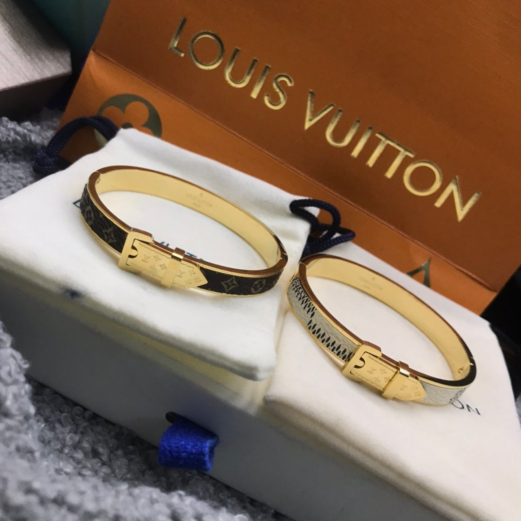 15QE60K  Popular Bracelets