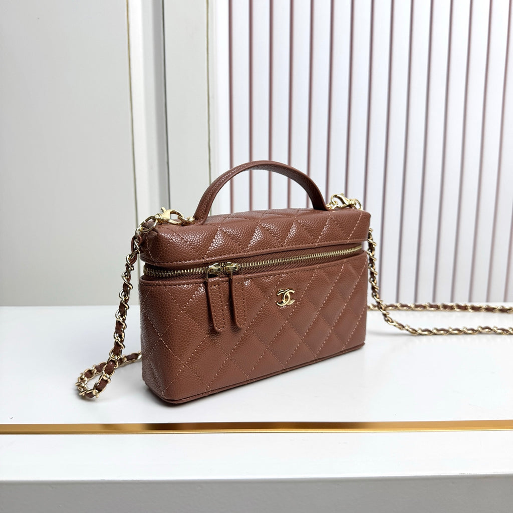 B1X66C19  Popular leather bag