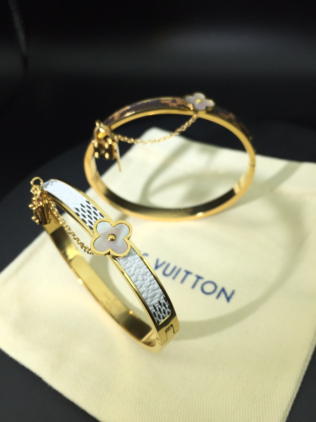 55QE103K  Popular Bracelets