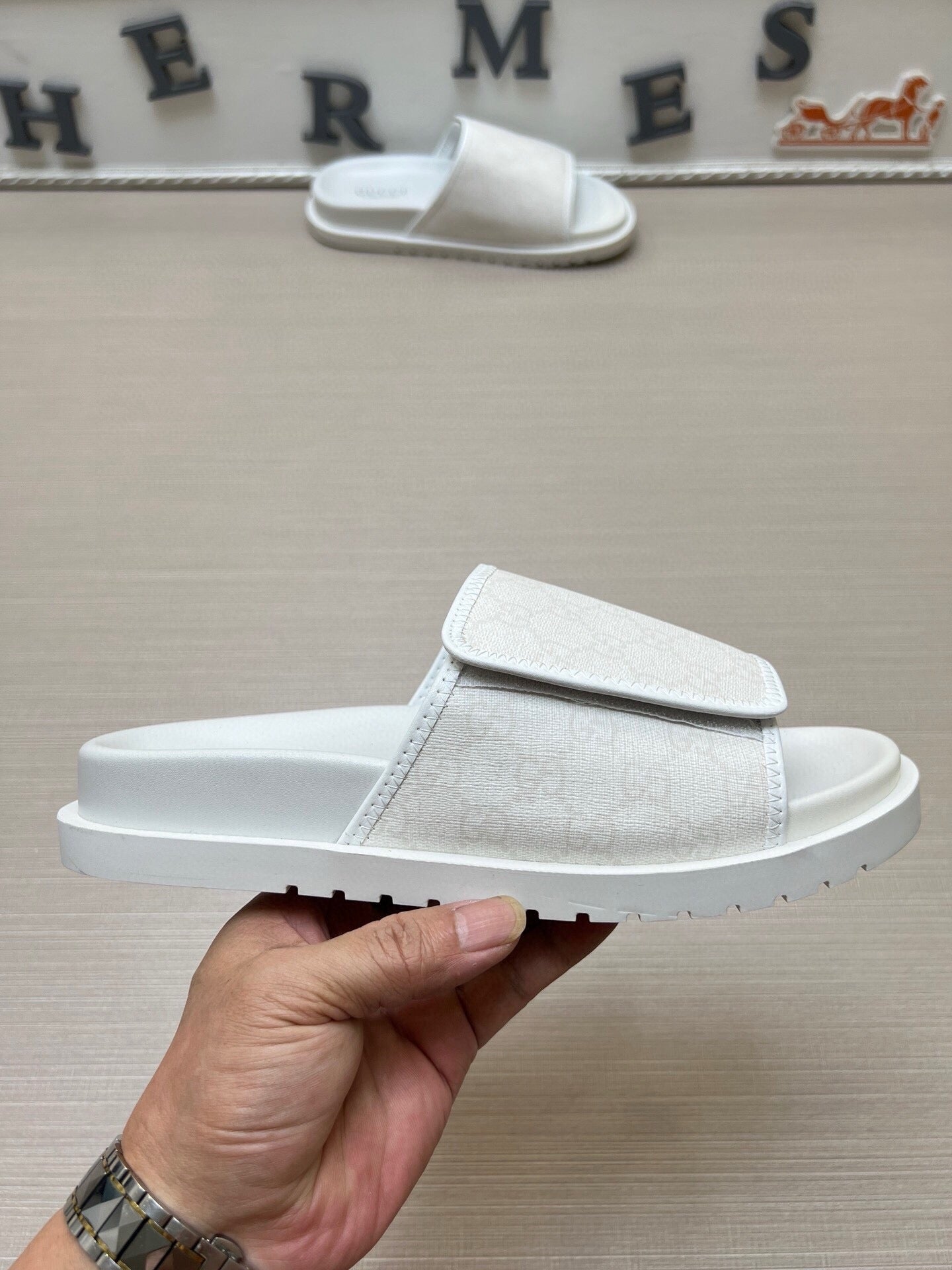 5LB231Z Popular Slippers