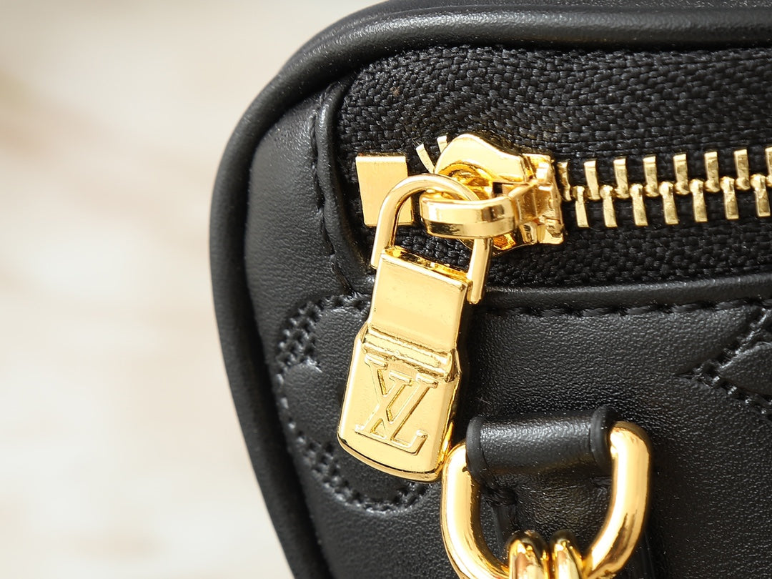 155NE59B Popular   leather bag