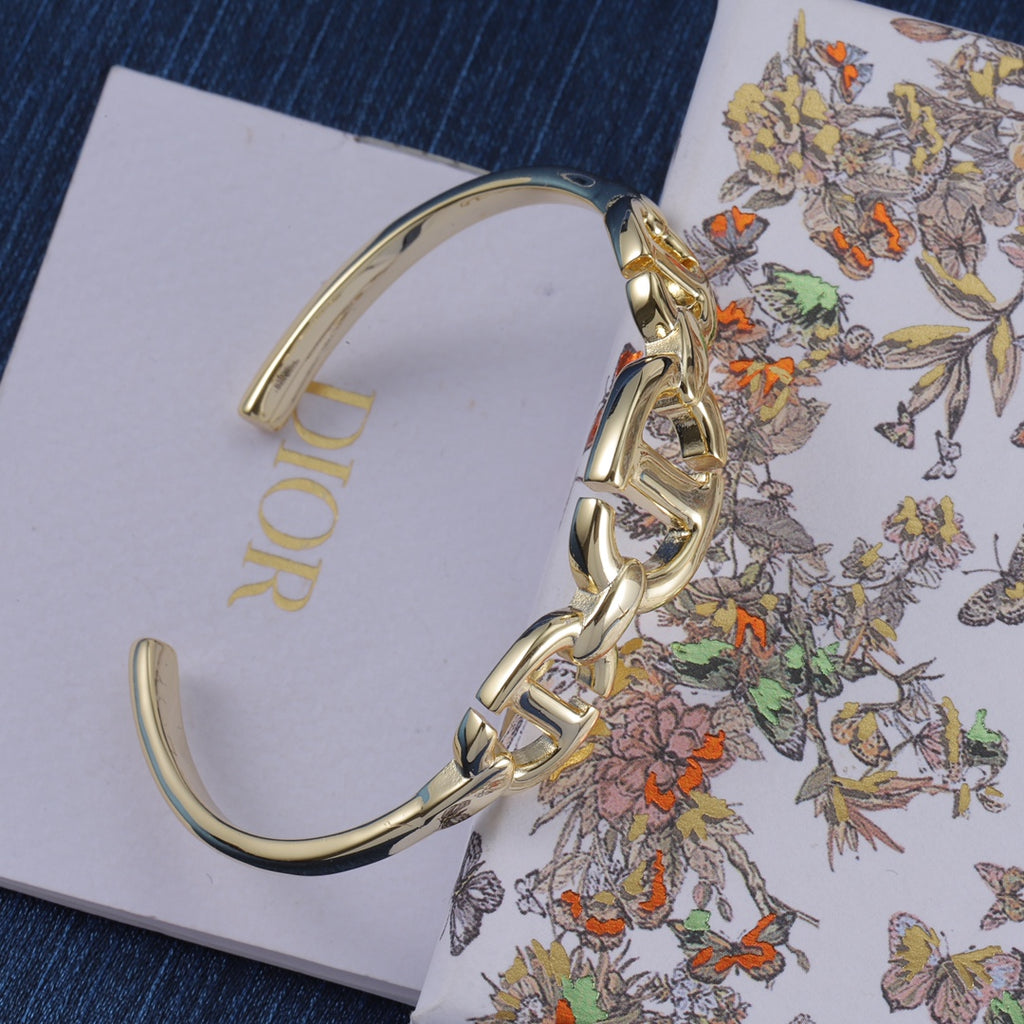 14D1067K  Popular Bracelets