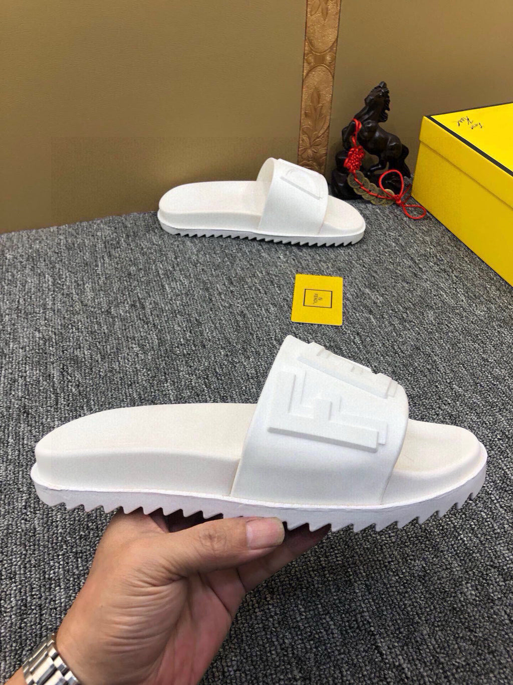 535ZF283Z Popular Slippers