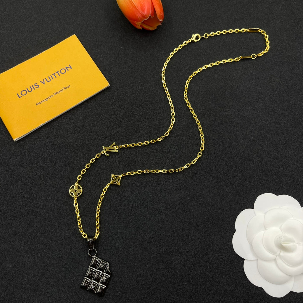 15QE129X Popular Necklace