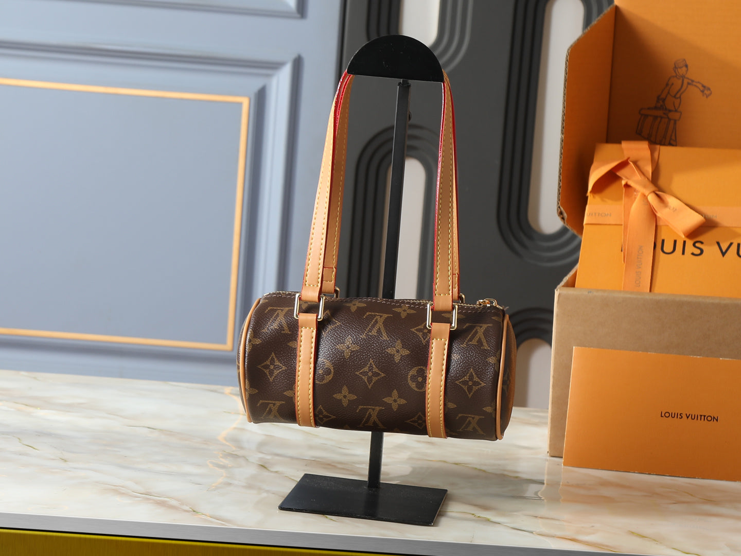156NE21B Popular leather bag