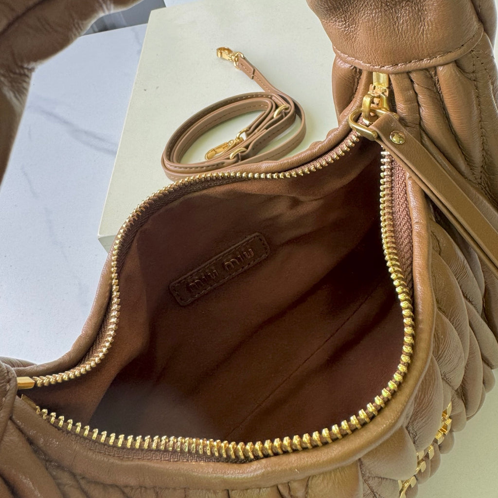 146PA120B Popular leather bag（29x24x10cm）