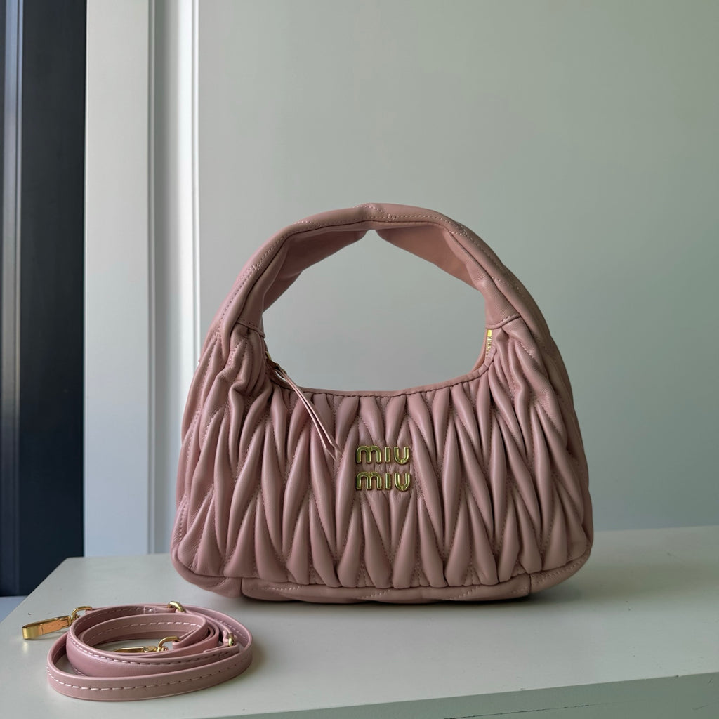 146PA121B Popular leather bag（29x24x10cm）
