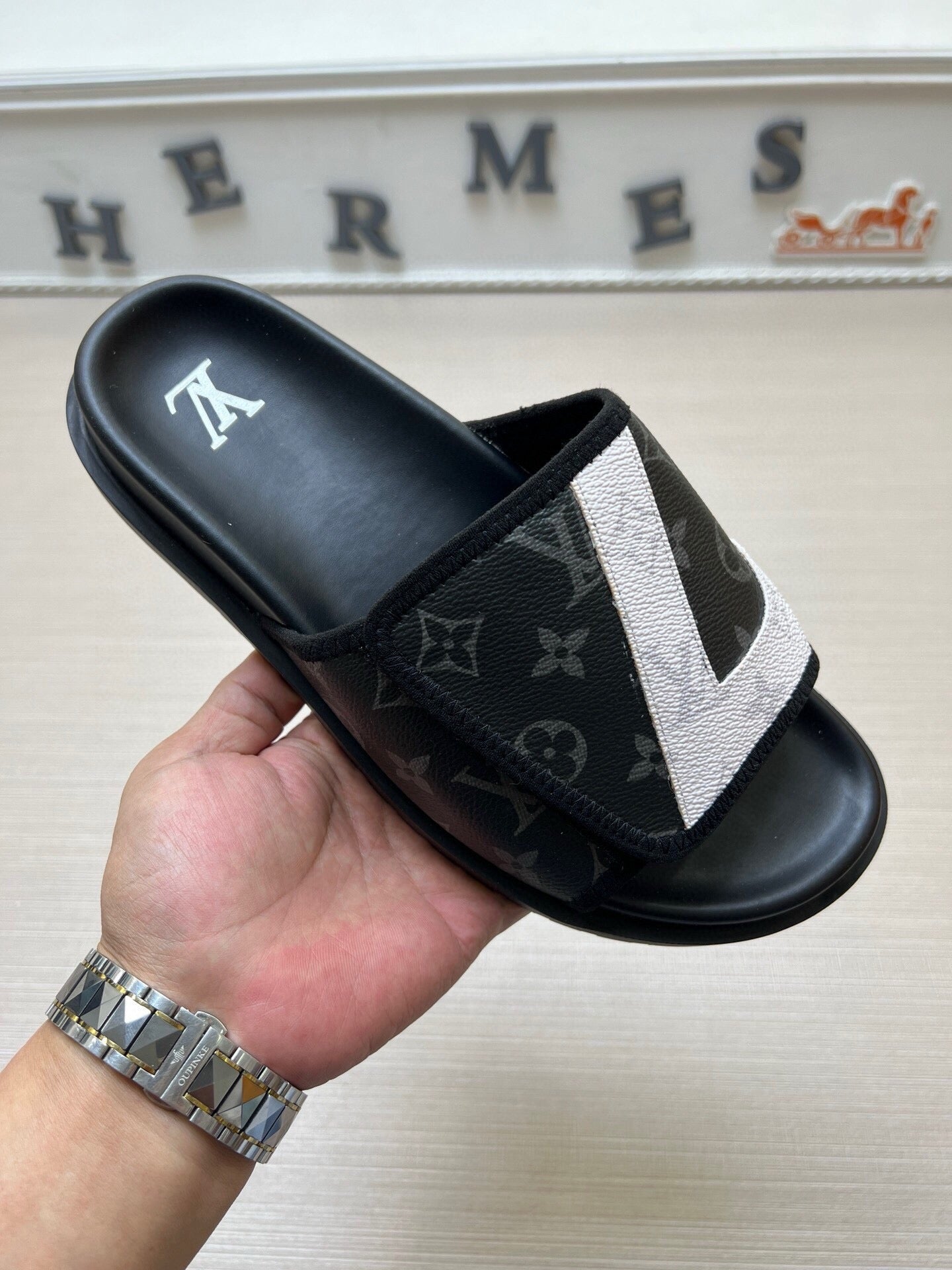 5WE251Z Popular Slippers