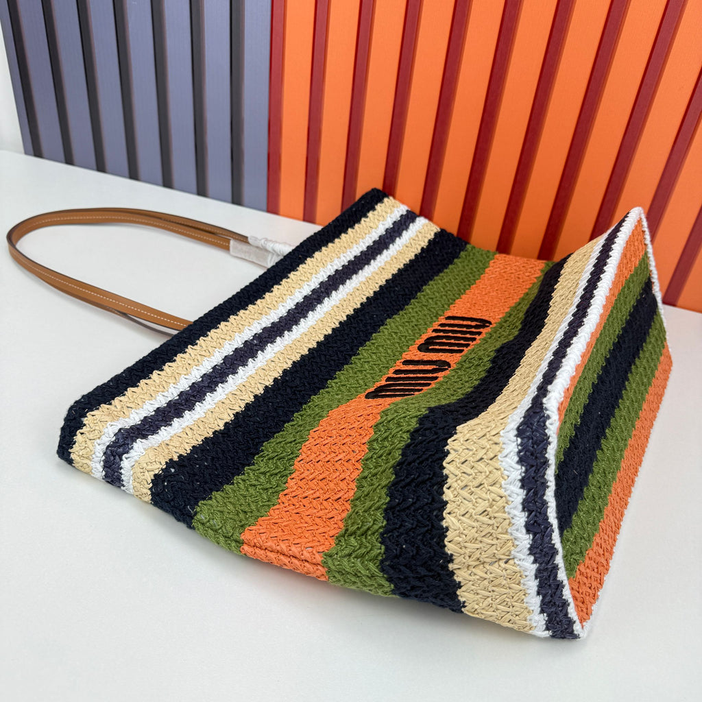 B1P46A166 Popular woven bags