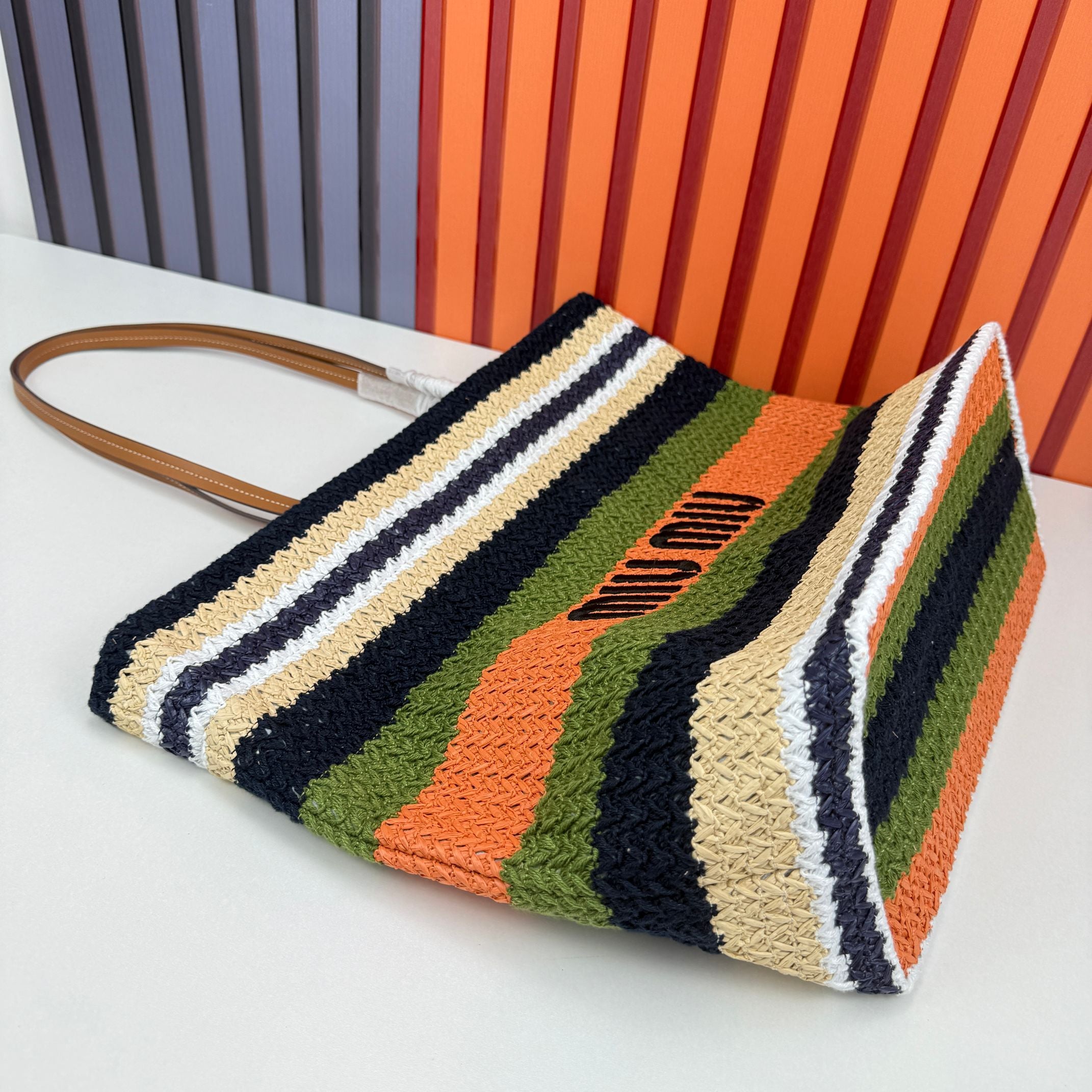 B1P46A166 Popular woven bags