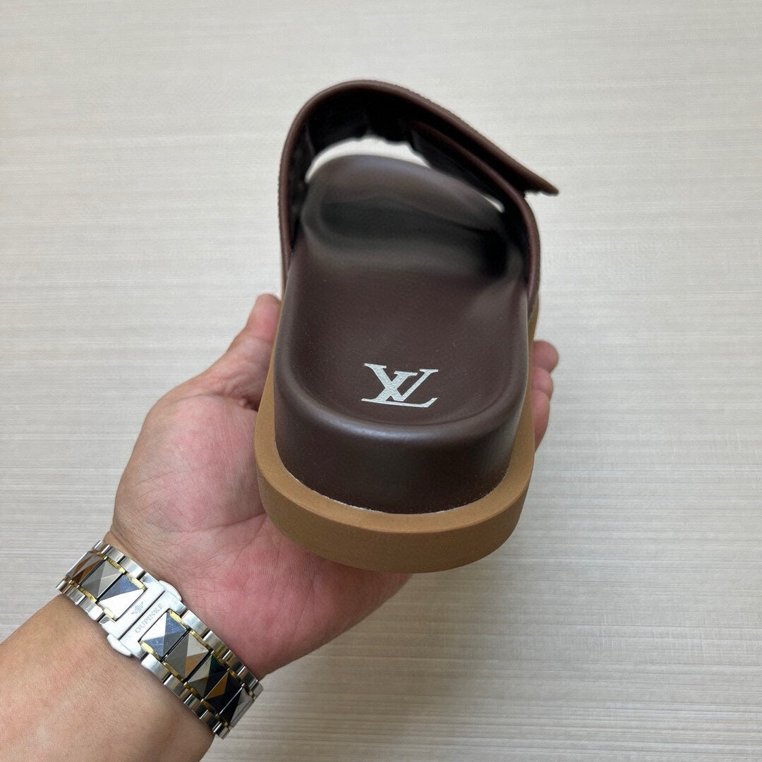 5WE245Z Popular Slippers