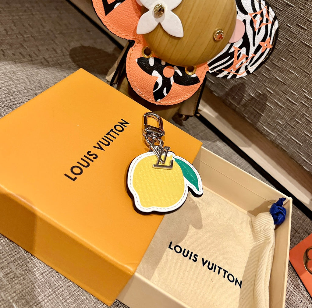 35QE15A Popular bag 's charms accessories