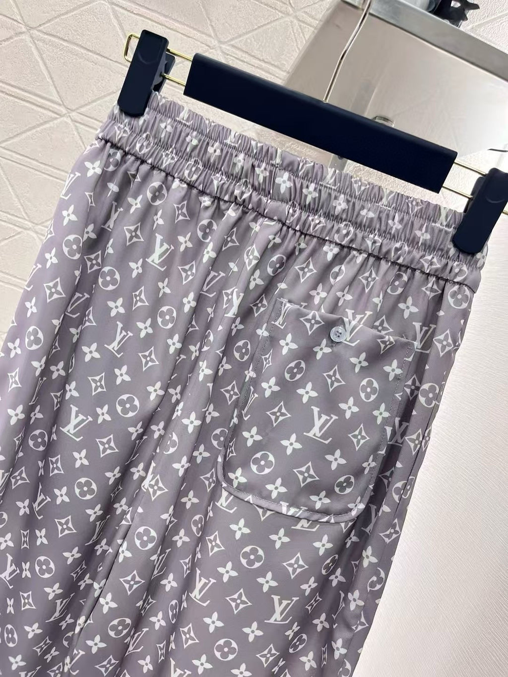 U2X56E25 Popular Pants
