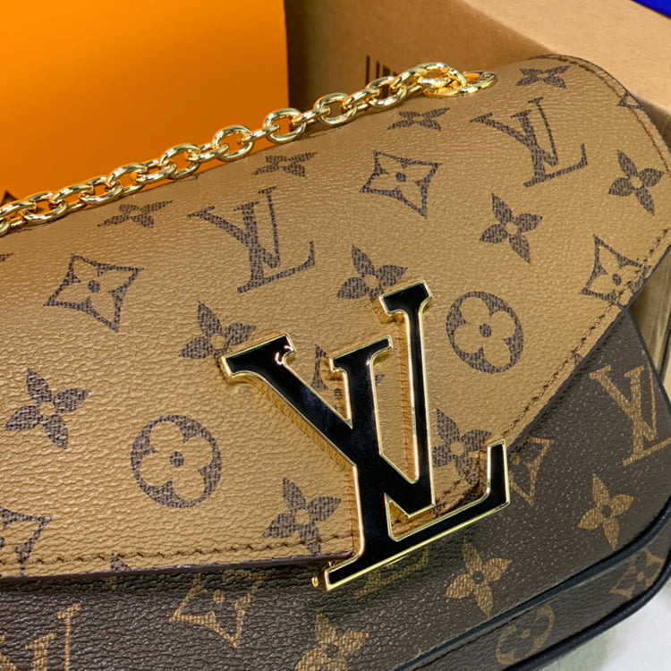 AE113B Popular leather bag 