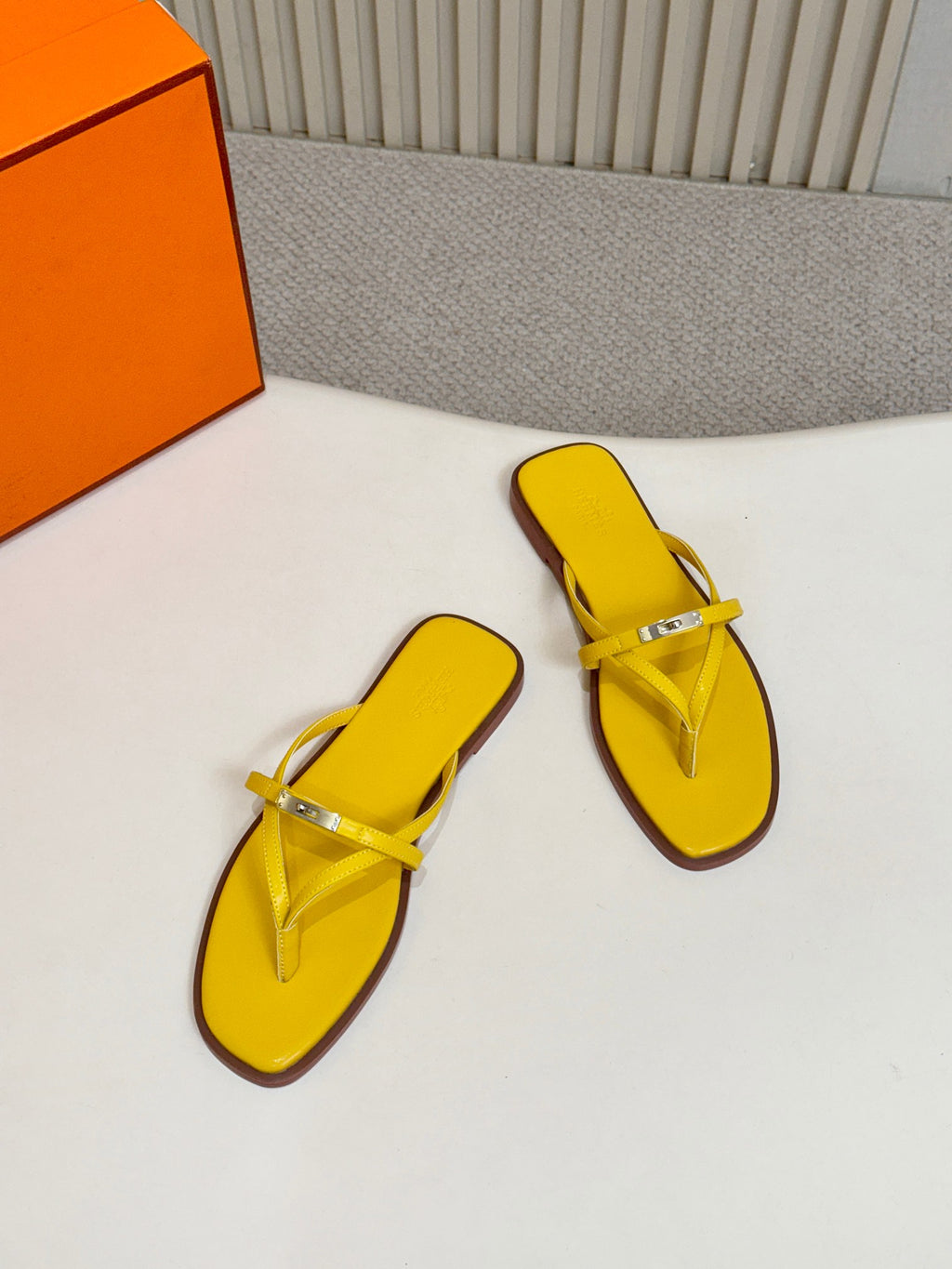 Z2X66H8 Popular high-quality leather Shoes
