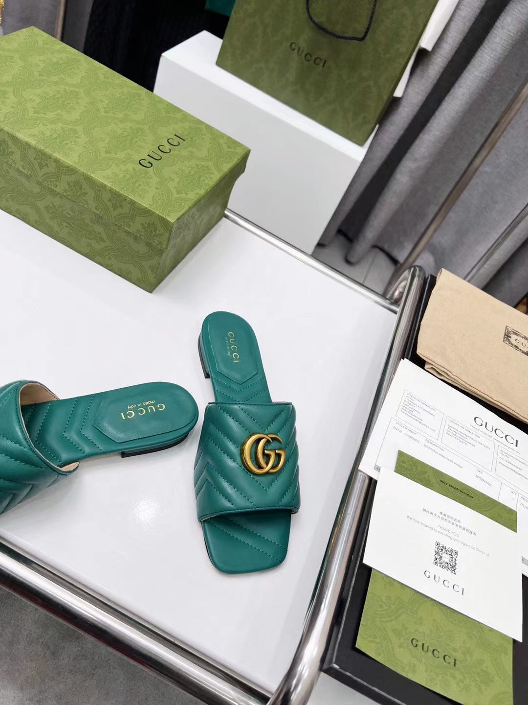 Z2X66B48 Popular high-quality leather slippers