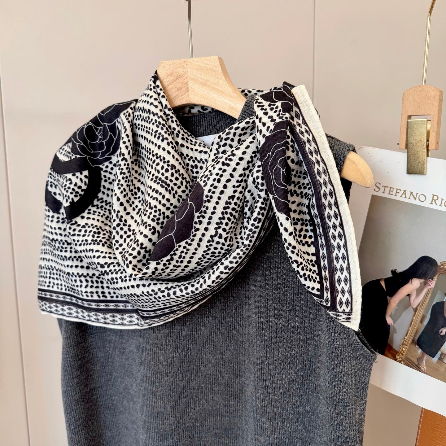 136NC28W Popular Silk Scarve
