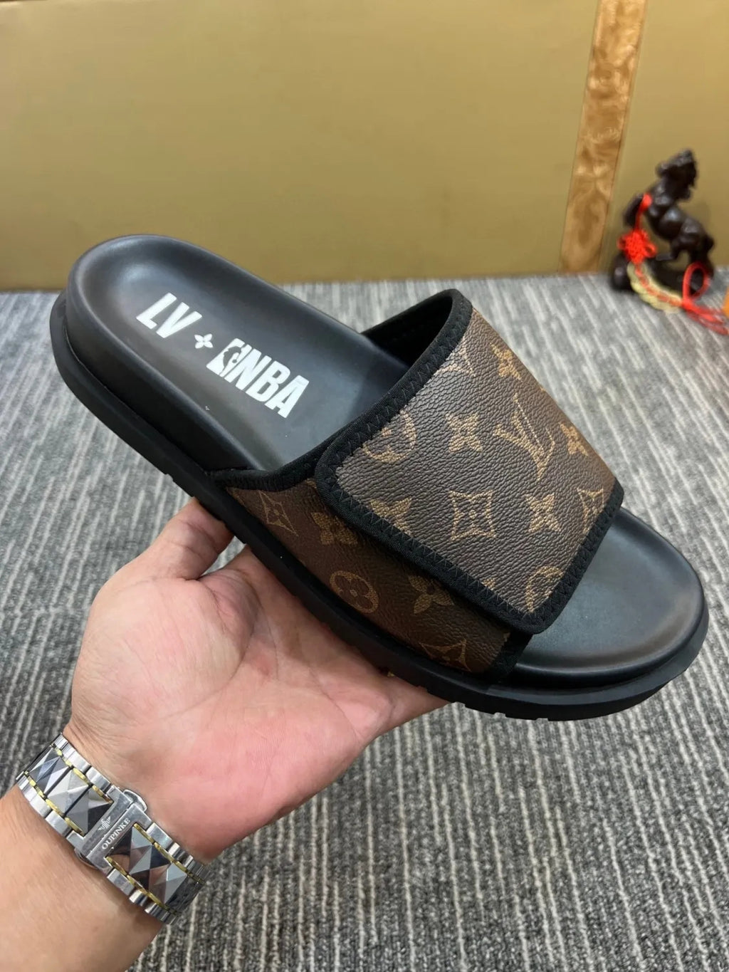 5YE47Z Popular Slippers