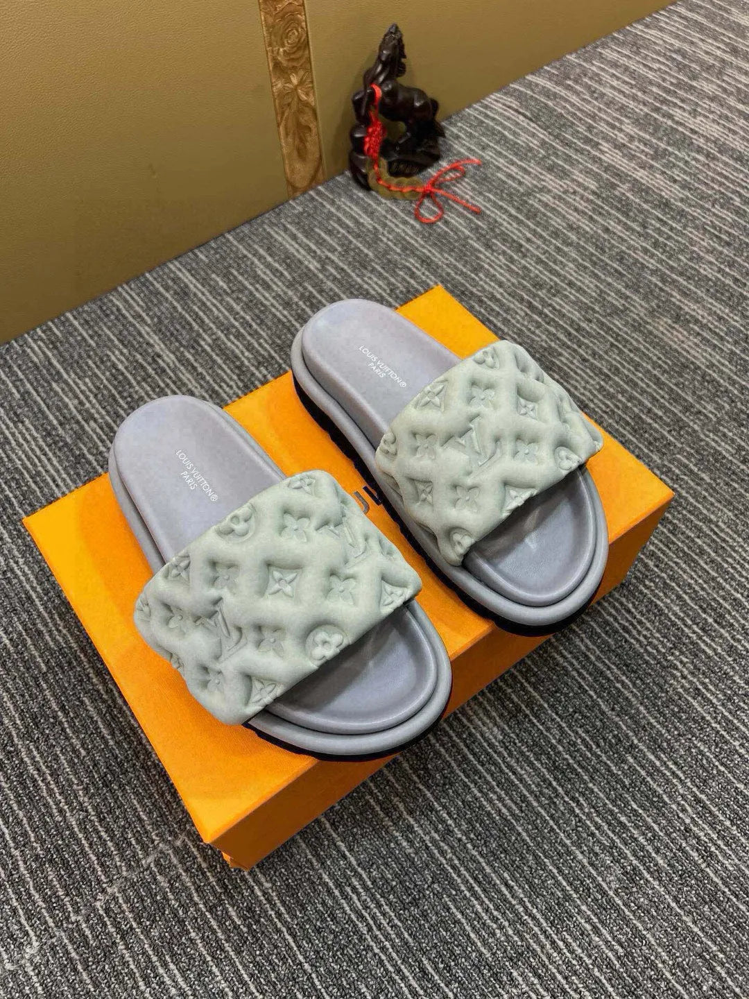 5QE13Z Popular Slippers
