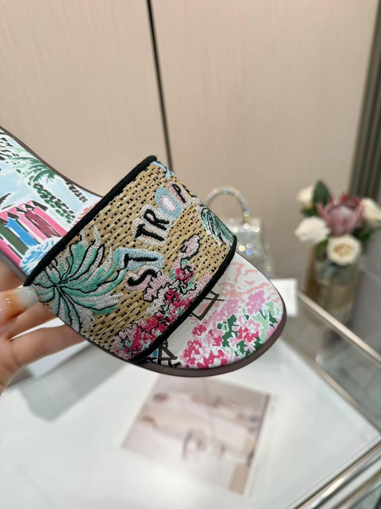285ZD67Z  Popular Peather Slippers